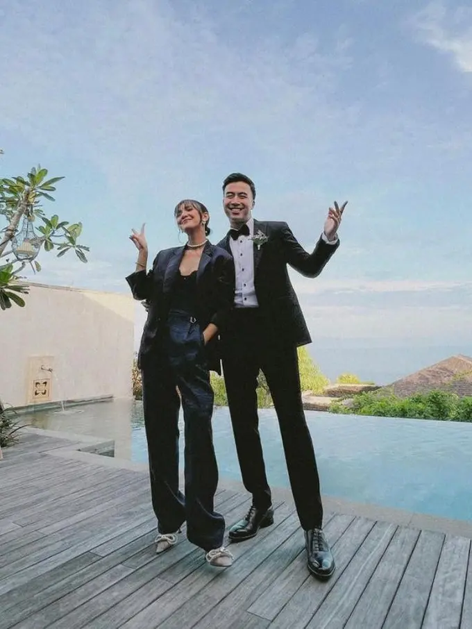 Vidi Aldiano Isyaratkan Sheila Dara Hamil