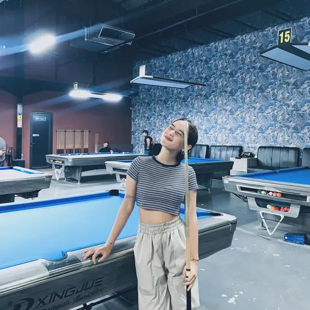 7 Potret Luna Alhamdy, selebgram yang dikabarkan dekat dengan Virgoun, pamer kemesraan