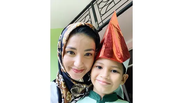 Putusan Sidang Akhirnya Keluar, Ini 7 Momen Manis Tsania Marwa dengan Kedua Anaknya