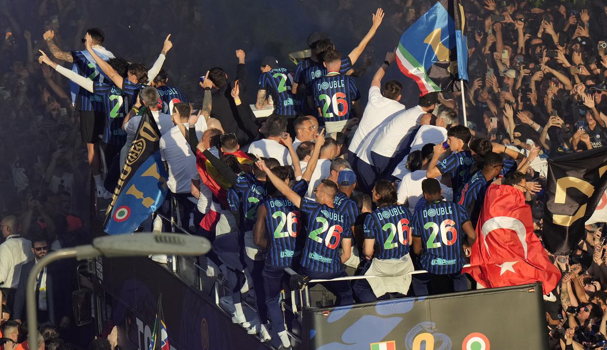 Hal tersebut terjadi saat laga kandang terakhir Inter Milan di Liga Italia musim 2025/2026 melawan Girona yang berakhir dengan skor 1-1. (AFP/Luca Bruno)