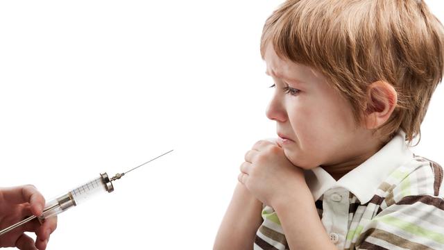 4 Cara Menenangkan Anak Yang Takut Disuntik Health Liputan6 Com
