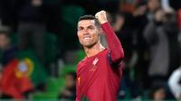 Pemain Portugal Cristiano Ronaldo merayakan gol ke gawang Liechtenstein pada pertandingan sepak bola Grup J Kualifikasi Euro 2024 di Stadion Jose Alvalade, Lisbon, Portugal, Kamis (23/3/2023). (AP Photo/Armando Franca)