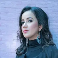 Alasan Andi Soraya memilih menindik anak ketiganya.