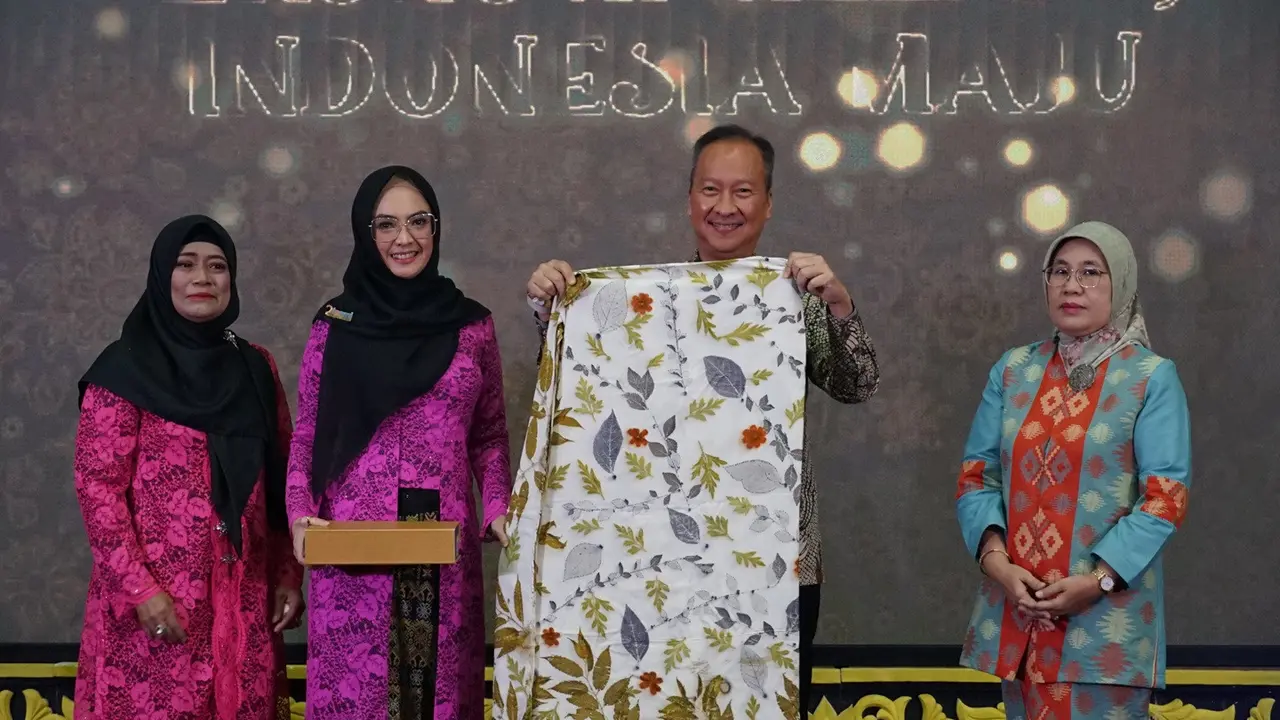 Menteri Perindustrian Agus Gumiwang Kartasasmita membuka pameran produk unggulan Ipemi di Gedung Kemenperin