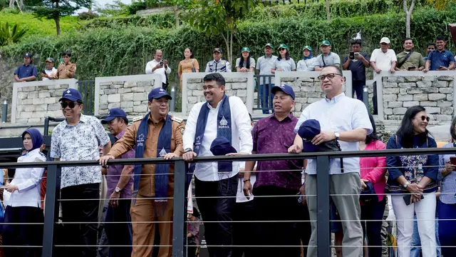 Transportasi ke Danau Toba Kian Modern, Bobby Nasution Ikut Uji Coba Pesawat Amfibi