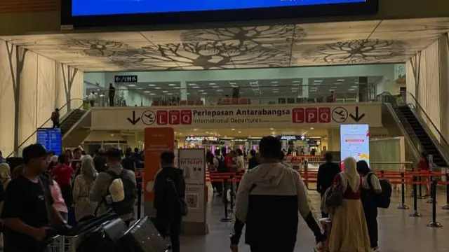 Dua Insiden Beruntun di KLIA 2, WNA Pria Tewas Terjatuh