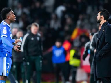 Real Madrid harus menelan pil pahit di ajang Copa del Rey musim ini. Langkah Los Blancos terhenti lebih cepat setelah disingkirkan Albacete, tim Divisi Dua Spanyol, pada babak 16 besar dengan skor tipis 2-3. (AP Photo/Jose Breton)