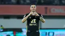 Pada menit ke-58, Dewa United unggul 3-1. Alexis Messidoro maju sebagai eksekutor dan menuntaskan tugasnya dengan sempurna lewat sepakan kaki kanan ke pojok kiri atas gawang. Tampak dalam foto, pemain Dewa United, Alexis Messidoro merayakan golnya ke gawang Shan United pada matchday ketiga Grup E AFC Challange League 2025-2026 di Stadion Indomilk Arena, Tangerang, Sabtu (1/11/2025) malam WIB. (Bola.com/M Iqbal Ichsan)