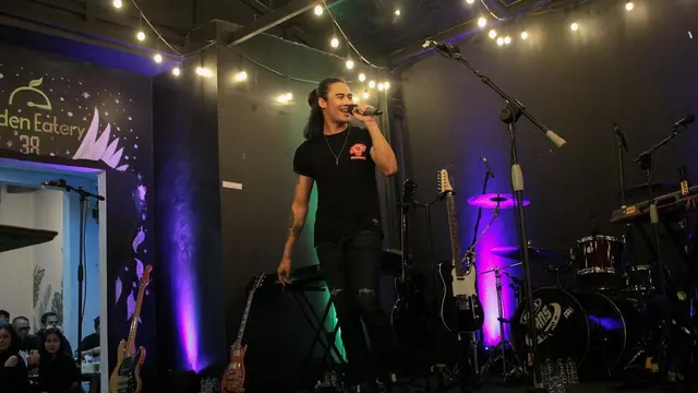 Ikuti Jejak Sang Ayah, Ini 6 Potret Renaga Tahier Anak Ferdy Vokalis Element