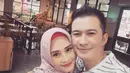Melalui akun instagramnya, ia kerap membagikan beberapa kegiatannya. Termasuk membagikan potret keharmonisan bersama sang istri tercinta, Maridha Danova Safriana. [Instagram/mandalaabadishoji]
