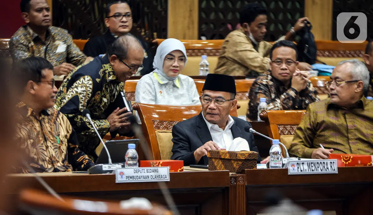 Muhadjir membantah informasi soal FIFA membatalkan Piala Dunia U-20 2023 di Indonesia dan memindahkannya ke Peru. (Liputan6.com/Faizal Fanani)