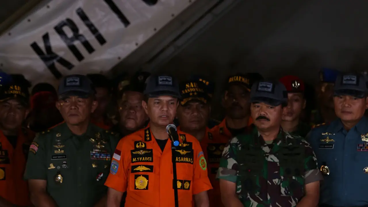 Kabasarnas & Panglima TNI Beri Keterangan Perkembangan Pencarian Lion Air JT 61