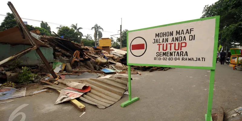 20160902-Pasca Penggusuran, Sebagian Warga Rawajati Masih Bertahan-Jakarta