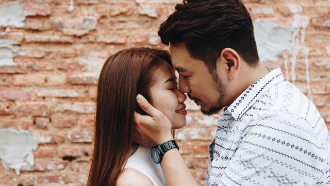 5200 Gambar Ciuman Lucu Romantis Terbaik