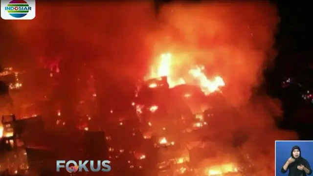 Kebakaran yang melanda kawasan padat penduduk di Kelurahan Krukut, Tamansari, diperkirakan membakar ratusan rumah warga di empat rukun tangga.