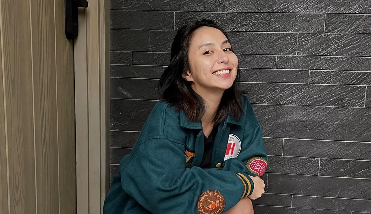 <p>[Instagram/clairineclay]</p>