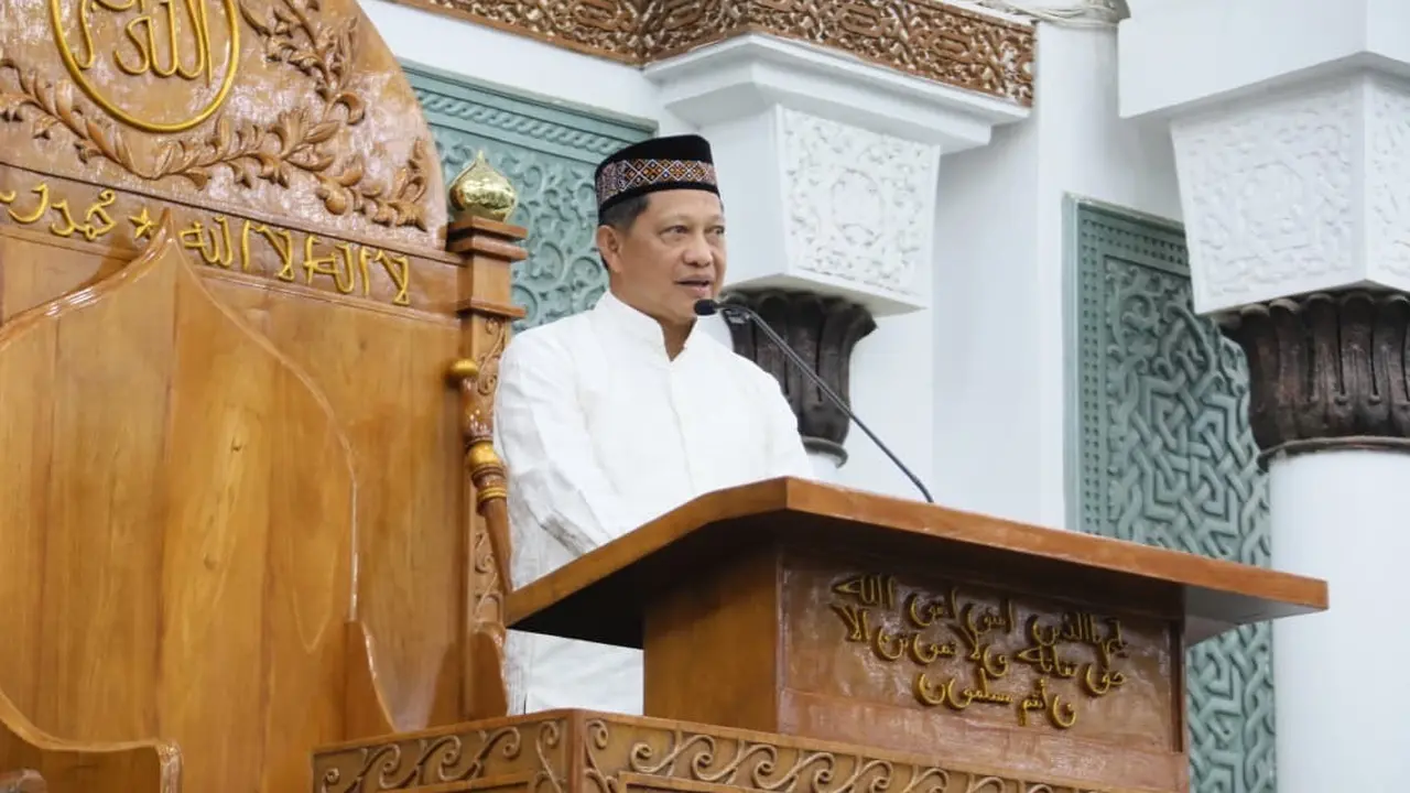 Kasatgas Tito Karnavian Tinjau Pemulihan Aceh dan Bagikan Paket Bantuan Perlengkapan Ibadah