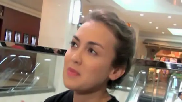 Rianti Cartwright Akhirnya Tak Tunda Momongan Lagi