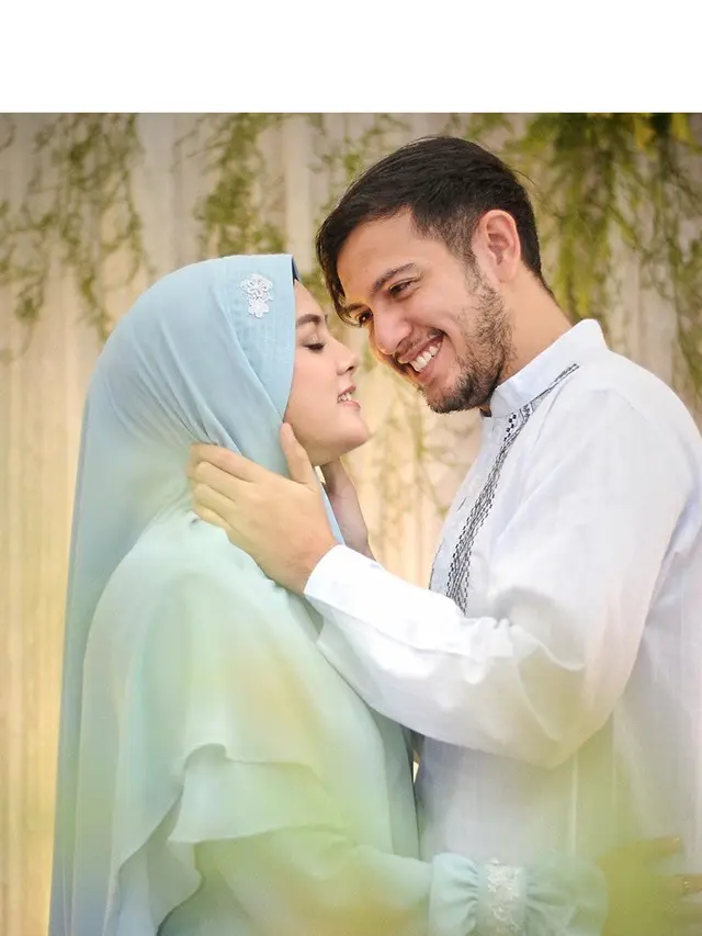 Istri Rifky Balweel Melahirkan Anak Laki-Laki, Ini 7 Potret Kehamilannya