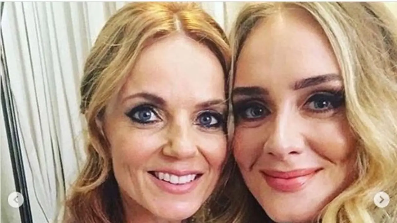 Adele (kanan) bersama salah seorang personel Spice Girl, Geri Halliwel