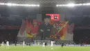 Kemenangan ini memperkokoh posisi Macan Kemayoran di peringkat kedua klasemen sementara dengan koleksi 29 poin. Tampak dalam foto, koreo ala pendukung Persija saat ditampilkan jelang pertandingan pekan ke-14 BRI Super League musim 2025/2026 di Stadion Utama Gelora Bung Karno, Jakarta, Jumat (28/11/2025). (Bola.com/M Iqbal Ichsan)