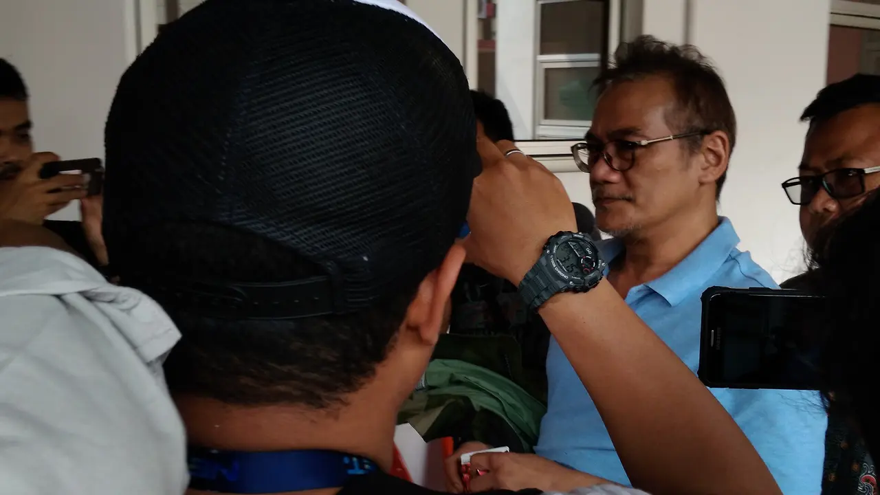 Tio Pakusadewo menjalani rehabilitasi