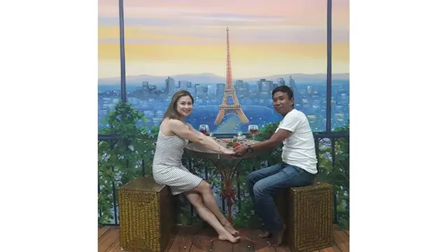 Jarang Tersorot, Ini 7 Potret Kebersamaan Fanny Fadillah dengan Sang Istri