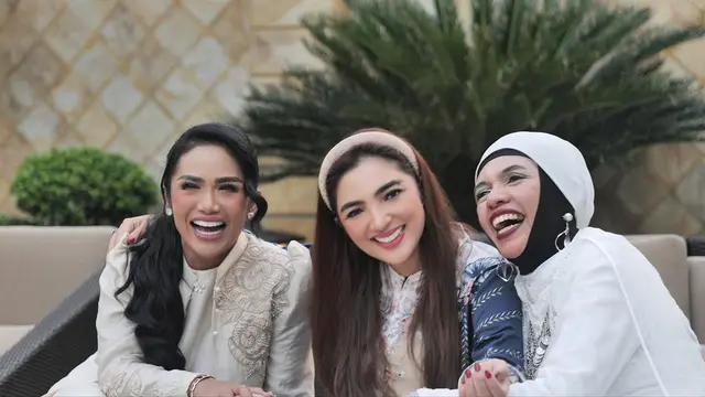 7 Momen Keluarga The Hermansyah, Gen Halilintar dan The Lemos Kumpul Bersama, Curi Perhatian