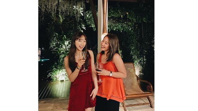 6 Potret Dita Karang Member Girlgrup Secret Number dan Kakaknya, Sibling Goals