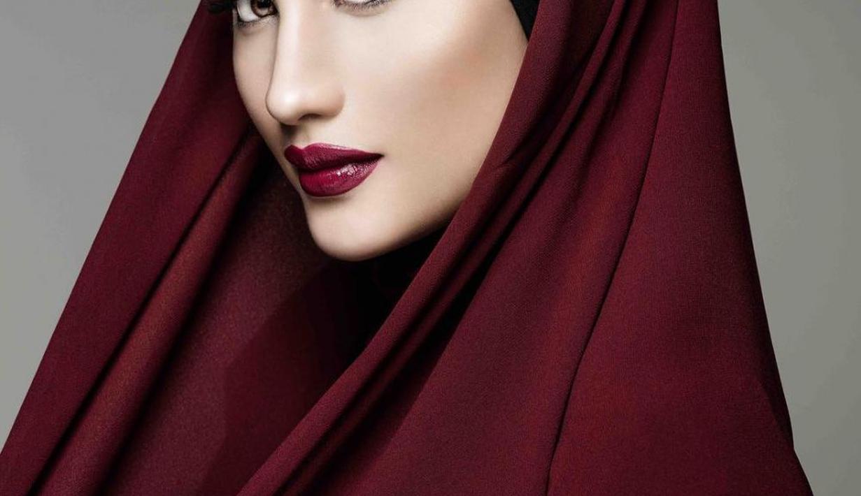 Tampilan Para Seleb Berhijab Ini Bikin Hati Adem - Fashion Fimela.com