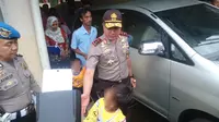 Kapolda Sumsel mengantar Galih dan ketiga korban razia berdarah lainnya berangkat ke Bengkulu (Liputan6.com/Nefri Inge)