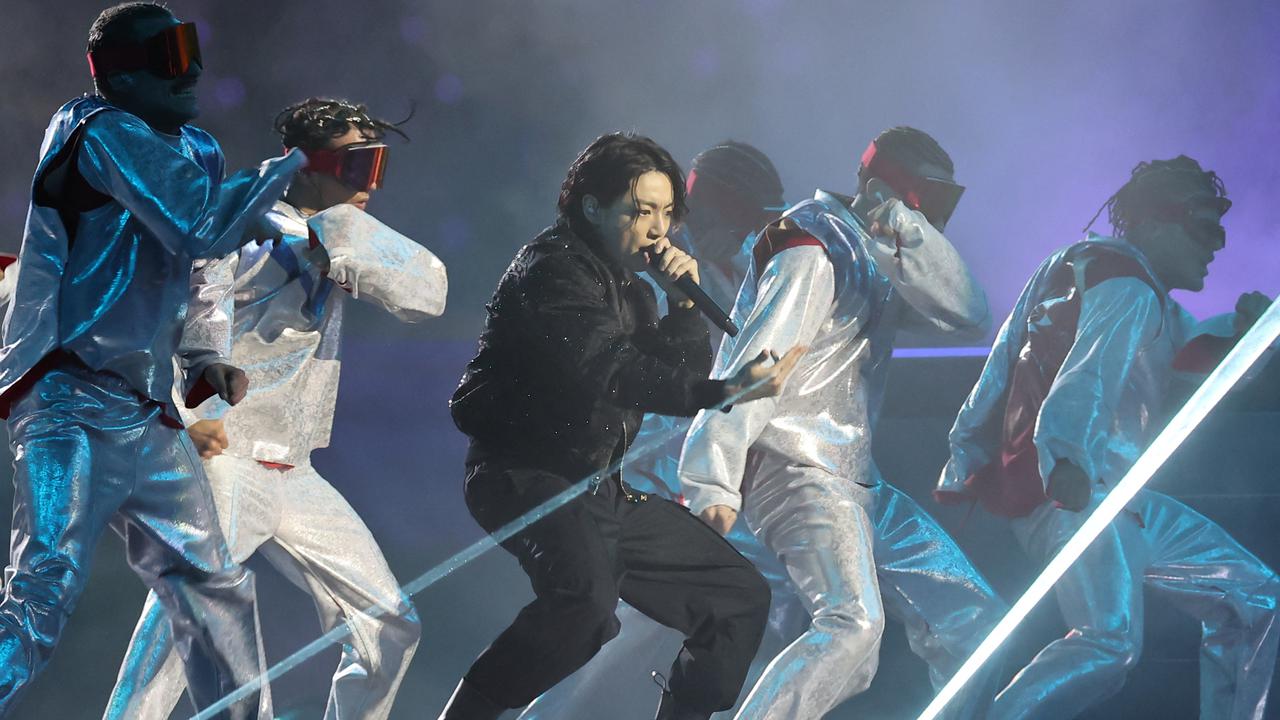 Penampilan Energik Jungkook BTS di Pembukaan Piala Dunia 2022 Qatar