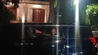Ketua Umum Partai Golkar Bahlil Lahadalia terlihat meninggalkan kediaman Presiden RI yang juga Ketua Umum Partai Gerindra, Prabowo Subianto, di Kertanegara, Jakarta, Sabtu (28/12/2024). (Foto: Tim News).