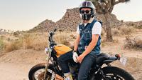 Ananda Omesh naik motor (Instagram/@omeshomesh)