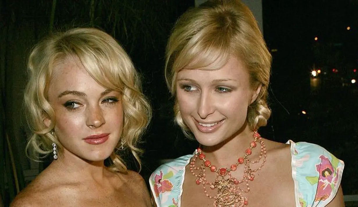 Lindsay Lohan sepertinya tak menyukai sikap Paris Hilton yang kembali menghinanya meski hubungan keduanya sudah tak baik sejak lama. (Cosmopolitan)