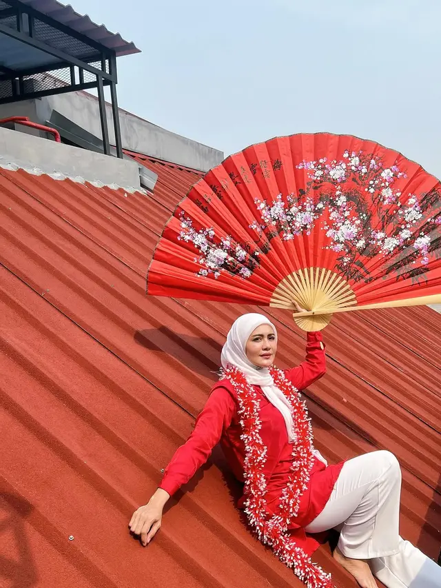 Inspirasi Outfit Hari Kemerdekaan ala Juliana Moechtar (Foto: Instagram @yulianamoechtar)