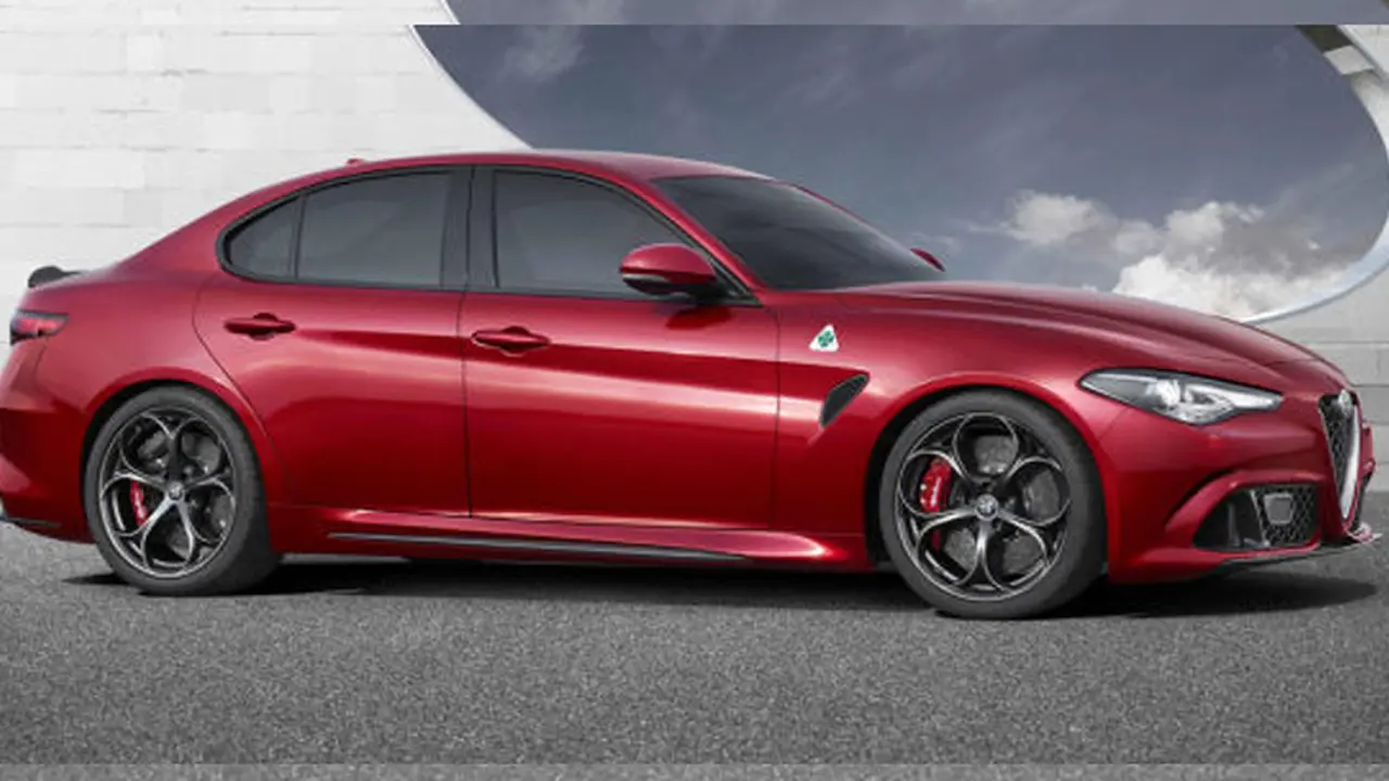Alfa Romeo Giulia Tantang BMW Seri 3 dan Mercy C Class 