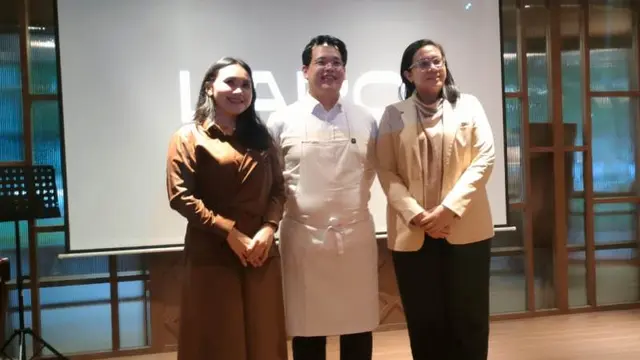 Membawa Makanan Batak dari Lapo Pinggir Jalan ke Ruangan Mewah Berkonsep Fine Dining.