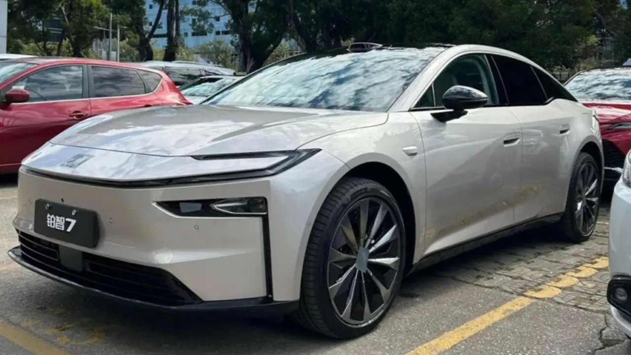Toyota bZ7 Datang dengan Motor Listrik Huawei, Meluncur Resmi 2026 (Carnewschina)