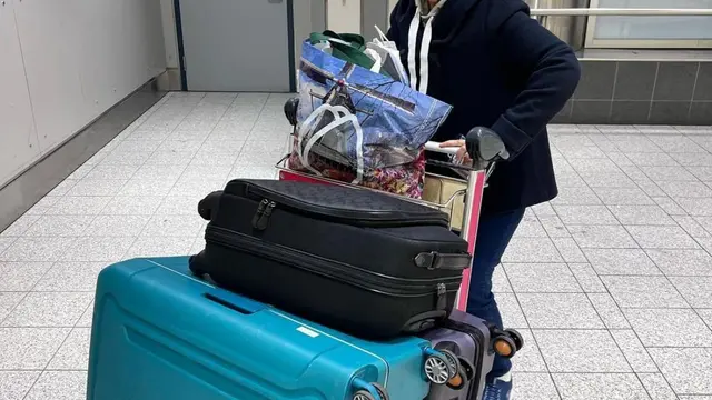 Potret Nevos Setyaningrum saat tiba di Bandara Toronto, Kanada (Sumber: Instagram/giselacindy12)