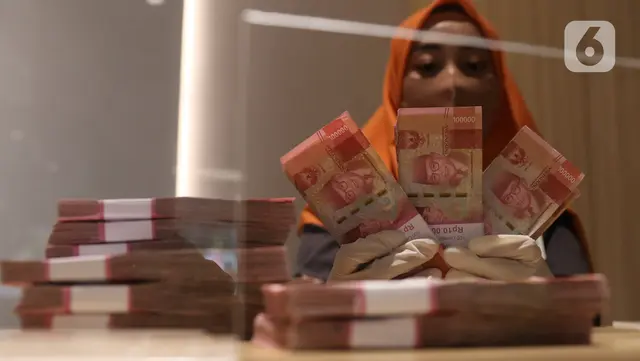 Suku Bunga The Fed Naik, Rupiah Ditutup Merosot