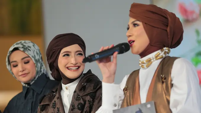 [Bintang] Marini Zumarnis dan Inneke Koesherawati