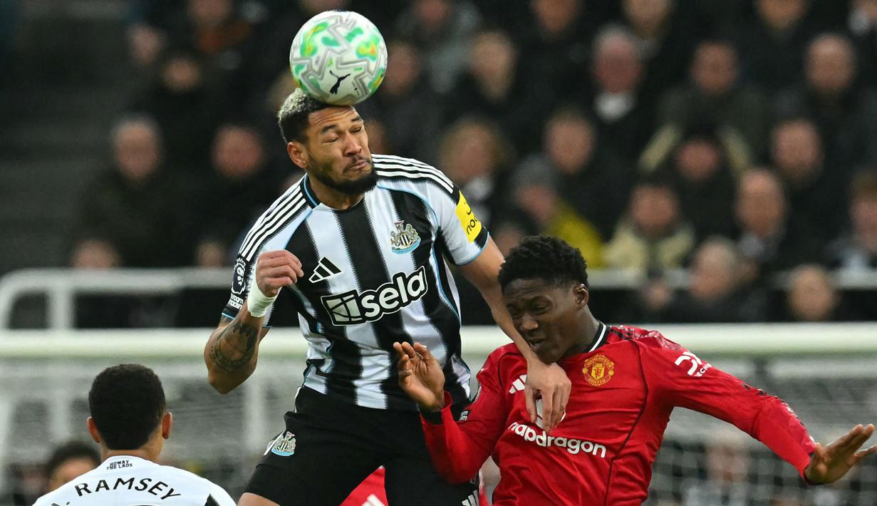 Tren positif Manchester United di Liga Inggris harus terhenti saat bertandang ke markas Newcastle United di St James' Park, Newcastle, Rabu (04/03/2026) waktu setempat. (AFP/Andy Buchanan)