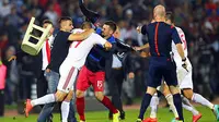 Kerusuhan antara pemain, ofisial dan penonton terjadi di laga Serbia vs Albania