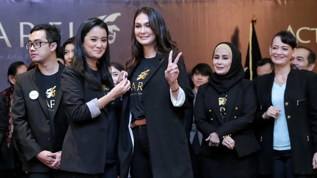 [Bintang] Luna Maya