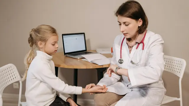 Konsultasi dengan Tenaga Medis