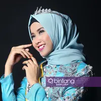 Meski nyaris gagal untuk mendapatkan mahkota Puteri Muslimah Indonesia 2017, Syifa Fatimah akhirnya tampil sebagai pemegang mahkota. Cewek cantik asal Jepara itu mengikuti audisi di Yogyakarta. (Adrian Putra/Bintang.com)