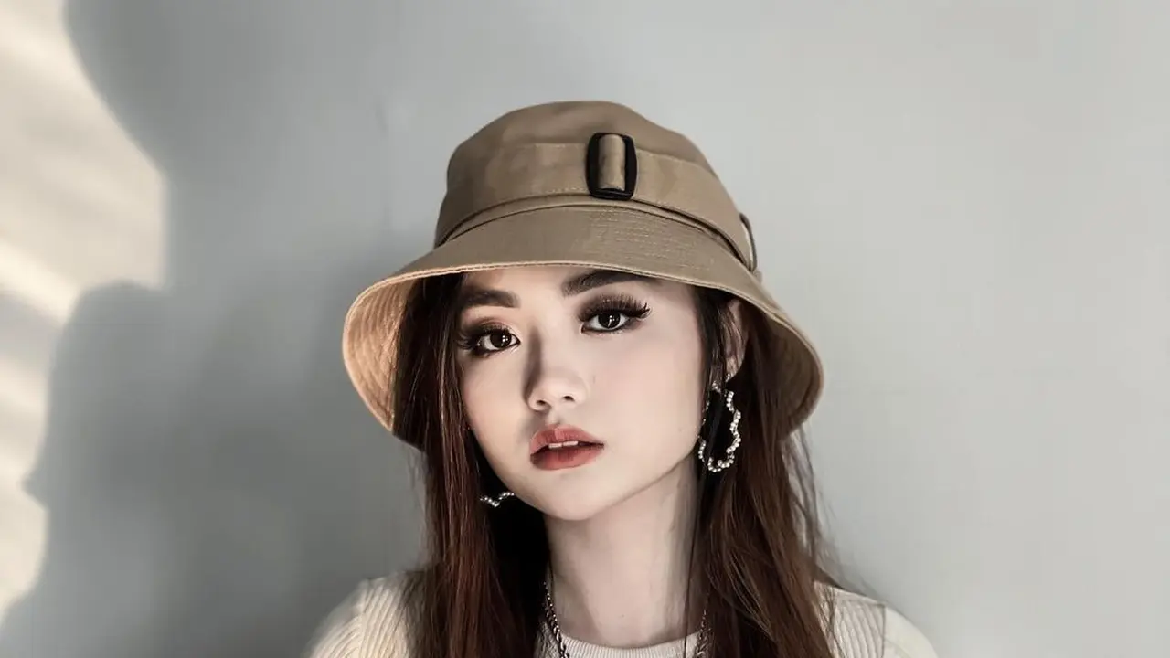 6 Potret Vanessa Khong Tunangan Indra Kenz, Ikut Terseret Kasus Penipuan