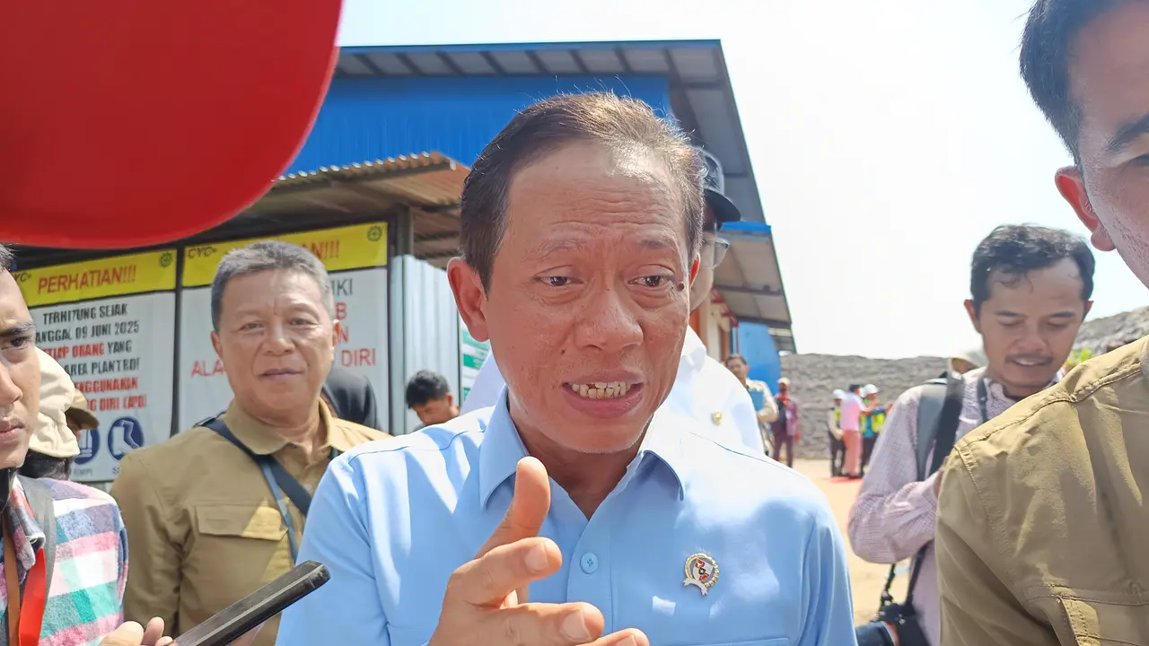 Menteri LH Hanif Faisol Nurofiq