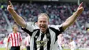 4. Alan Shearer (Newcastle United) - Shearer merupakan pemain dengan torehan gol terbanyak dalam sejarah Premier League dengan 260 gol. Striker legendaris itu sukses menyabet 3 kali gelar top skor Liga Inggris. (AP/Scott Heppell, File)